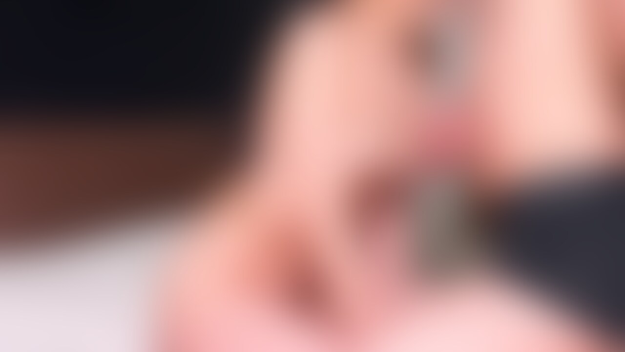 ぶっかけ生ハメ撮り👀♡(long ver)
手でちんちん触りながら乳首舐めるといっぱい硬くなっちゃうの可愛くて愛おしすぎる🥹💓
触り合いっこってすごい興奮しちゃうの私だけでっか…?🫠
最近は序盤で興奮しすぎないように、抑えてせっくすしてます(気持ちだけ)⚡️
じゃないと本当に脳内ピリピリするくらい気持ちよくなりすぎちゃうし、後半で気持ち良すぎて泣きはじめるし、すぐ気を失っちゃいそうになるから🥹🤔
対面座位で子宮までびっちりちんちん入ったらもう幸せイキしまくってる🥰
ほんとに入ってる〜🥹💓って思うだけでイッちゃってるの🐥
騎乗位、背面騎乗位、正常位、全部見れるよう👀♡
最後はぶっかけられたんだけど、ちんちんで精液中まで入れられた(見たらわかる)
ラストシーンえちえちでめっちゃみてほしい🥹♡ (2/2)