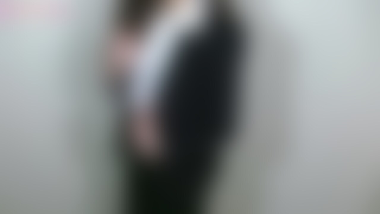 ♡JD時代に就活で使用していたリクルートスーツ♡

PART①

まずはスーツを脱いでいきます❤️ (2/2)