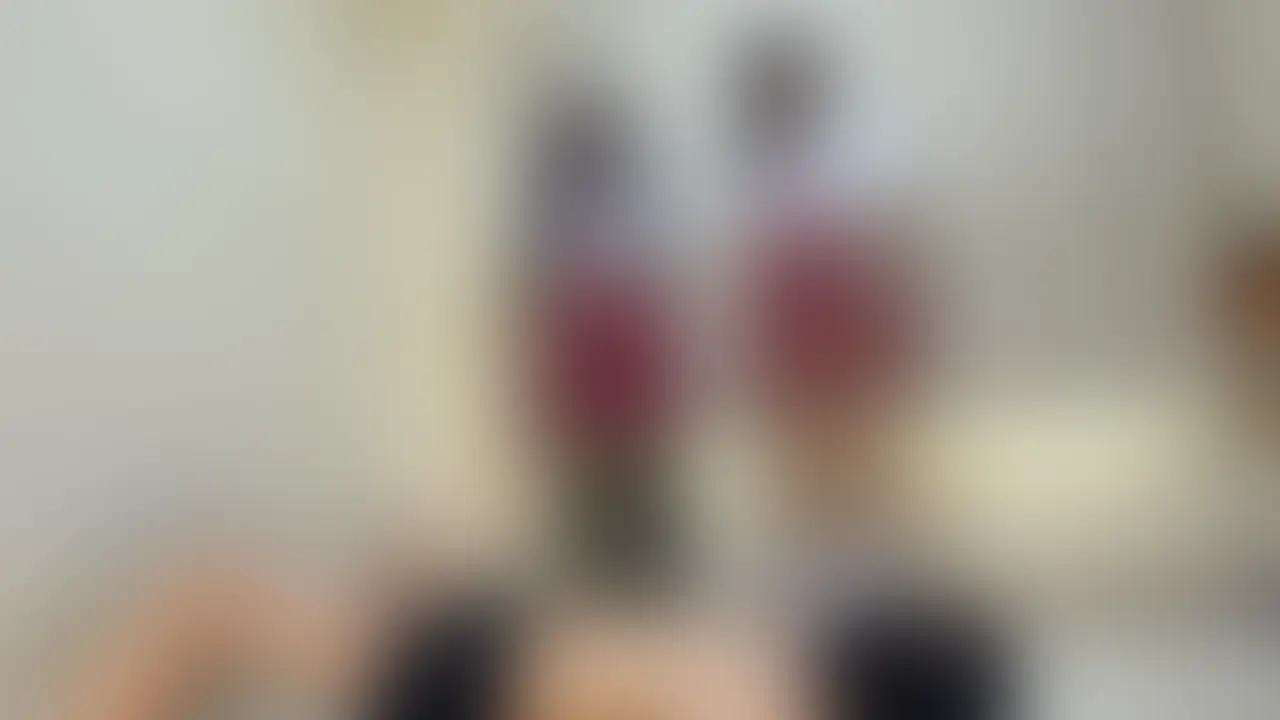 【環奈女王様コラボ動画】
環奈女王様と2人でM男を足で遊んであげたよ🎶
マゾは無様に足で潮吹きしちゃってたꉂ(ˊᗜˋ*)
有名SMクラブの女王様兼YouTuberの環奈女王様と遊んだよ💕
私と環奈女王様が遊ぶとこう言う遊びになるよねꉂ(ˊᗜˋ*)
2人で押さえつけてくすぐってたら反応面白いからとことん遊んじゃった🎶
収録プレイ内容
押さえつけながら2人でくすぐり
口に足を突っ込む
顔踏み
腹踏み
股間キック
チン踏み
電気アンマ
足コキ射精
射精直後足コキ
足で潮吹き (2/2)