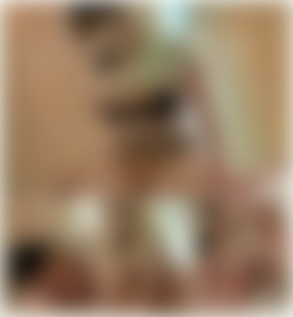 かおりちゃんの講習動画(24歳 / Eカップ / 某有名企業の受付嬢)
斜め方向からの視点です。(1本目/全2視点中)
※別視点についても配信しています。
---------------------------------------
<目元出し>
某有名企業の受付をしている業界未経験の巨乳な女の子が入店しました。
受付嬢ということもあり、とても丁寧な話し方とおっとりした性格、それに綺麗な瞳が印象的です。
真面目な性格で教えるマッサージもどんどん吸収していって楽しそうに施術しています。
元々が奉仕型のM気質のようで男性に気持ちよくなってもらうのが好きみたいです。
自分でも自覚のある変態さんで、どんな要求も余裕で受け入れてくれます。
お堅い仕事の女性の方がエッチなのは昔から変わらないですね。
セックスになってからも自ら腰を動かしたりと乱れっぷりがスゴイ…
お尻を叩いたり激しく突きまくってもドンドン濡れてきて締め付けが強くなってくる。
最後には「出してください」とお願いしてくるぐらいおち〇ちんの虜になってます。
イッてからおち〇ちんを膣から抜くとガクガクと腰を痙攣させる彼女。
編集していて気づきましたが、その時にピュッピュッと潮を吹いていました。
---------------------------------------
この配信は以下の方法でご視聴できます:
●プレミアムプラン または アルティメットプラン に加入している場合
●単品販売(購入後は販売終了後も視聴可能)
--------------------------------------- (2/2)