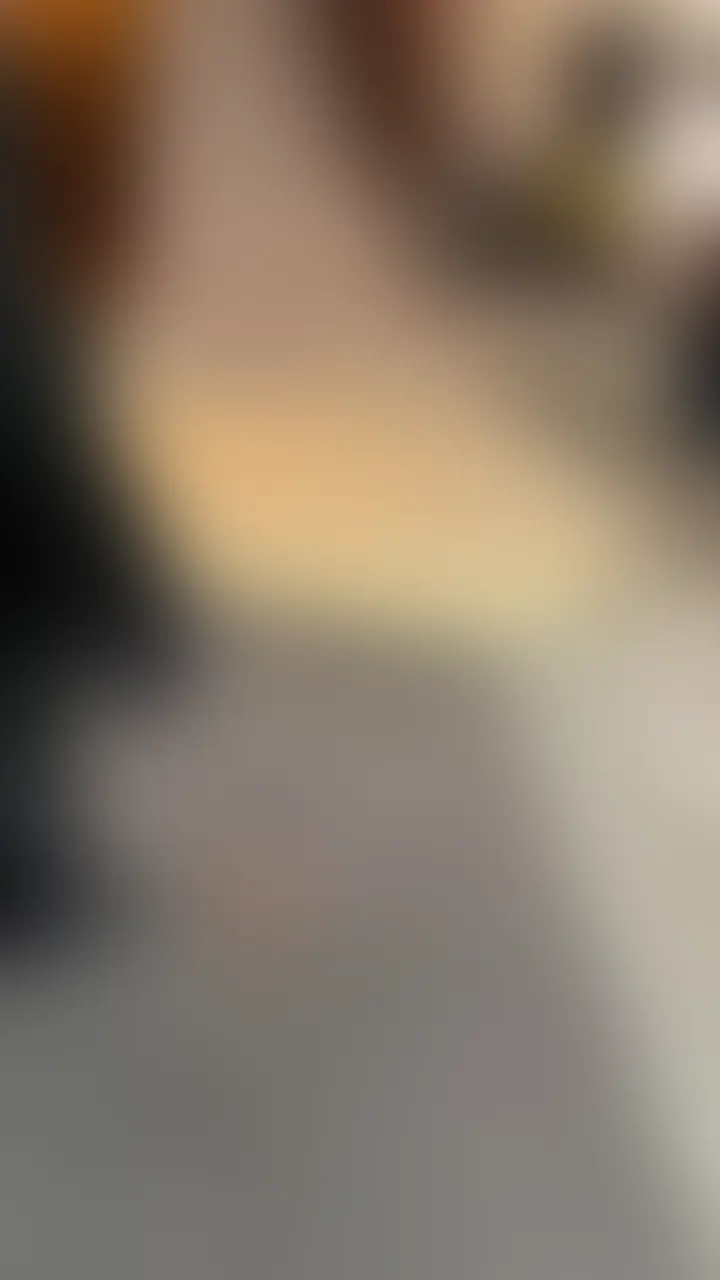 渋谷の夜、すれ違いざまに目が合った―― sample 1