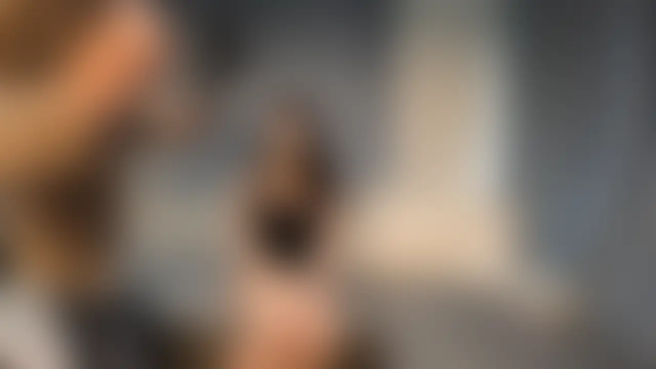 【高級ラウンジ嬢まきの自宅撮影②】
高級ラウンジ嬢のまきさん、自宅でルームウェアのままリラックスモード。
指が足裏をなぞるたび、くすぐったさと快感に甘い声が漏れる…。
「気持ちよくて…笑っちゃう♡」――艶やかに乱れるプライベートくすぐり。 (2/2)