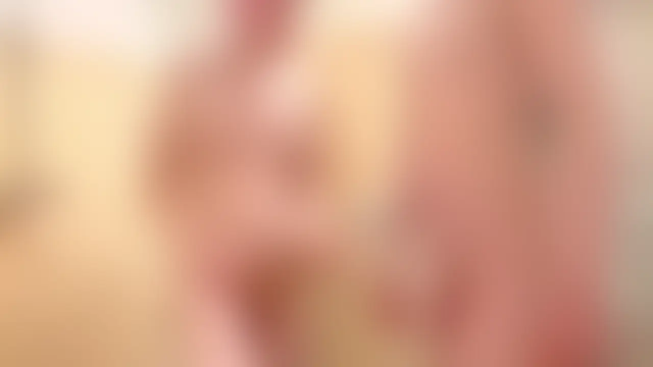 スリム大学生が性感マッサージを体験。全身脱毛しててツルツルパイパン。オイルとローションを使って全身マッサージ。四つ... sample 1