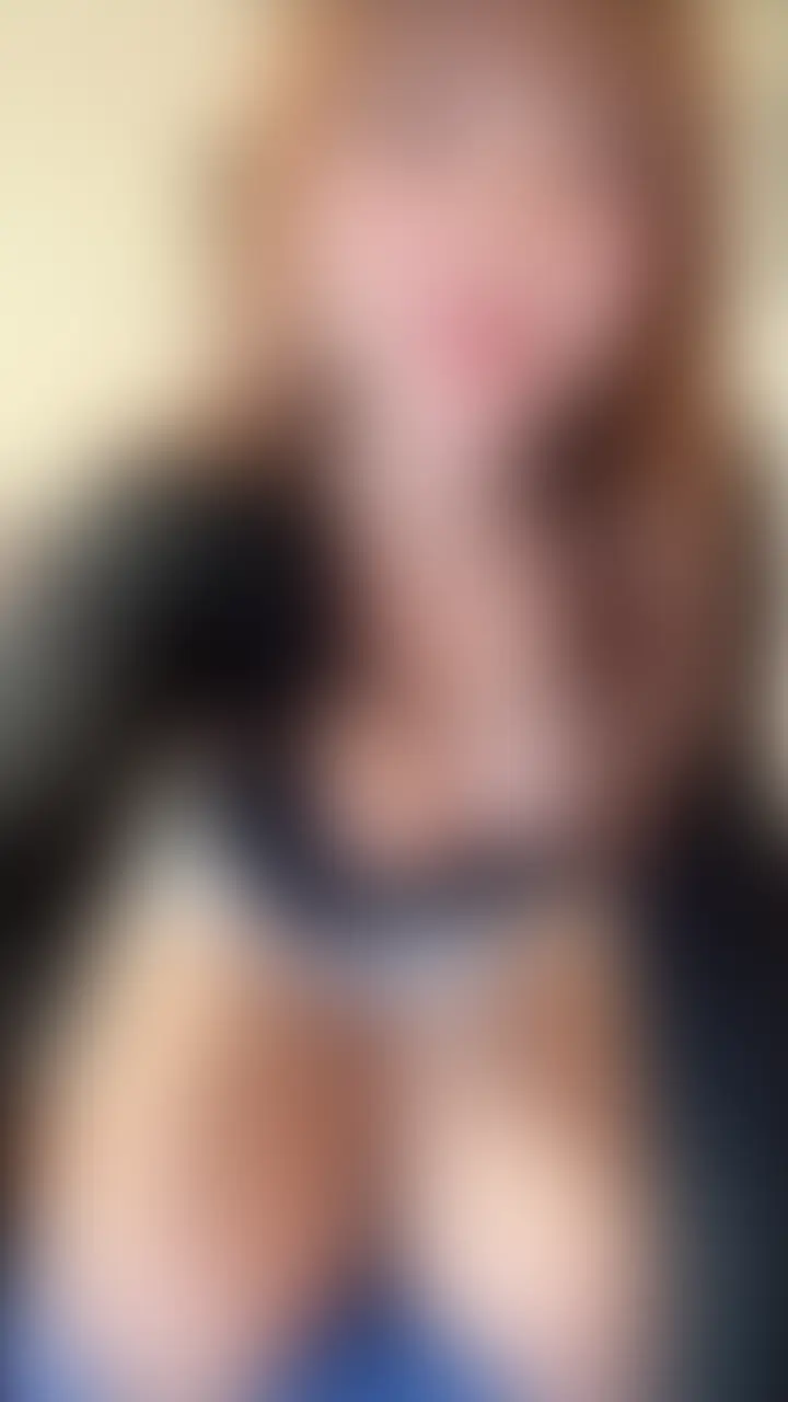 おちんちんを入れてるつもりで指ズボオナニーしました。
最初はおっぱいをいっぱい揉んだ後に指をずぼずぼ
さとみの中で中にいれてるつもりでしてくれたら嬉しいです🫶 (2/2)