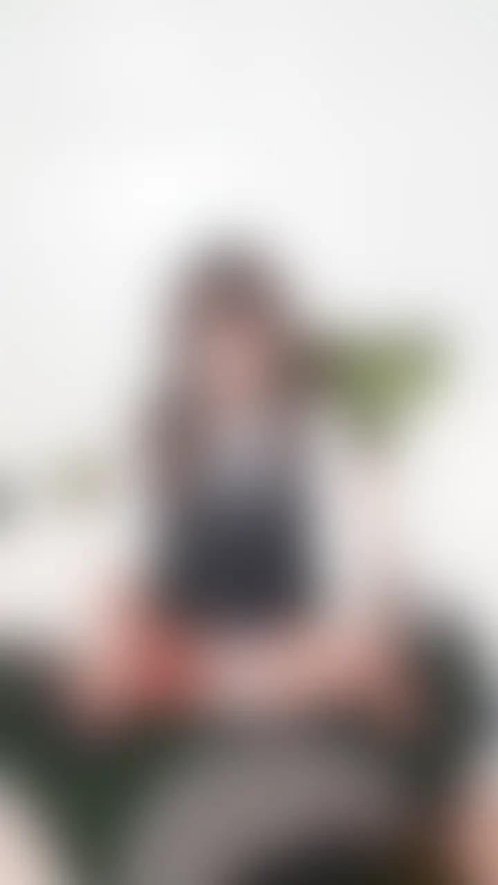 右上のいいね押してから見てね🥰
今回は仕事おわりでムラムラしてるひなが後輩くんをグイグイ誘っちゃう!
乳首だけさわさわしたり、上司からのメールを返しながらクンニさせたり…かなりワガママしちゃったな笑
最後はたっぷり入れて楽しんだよ☺️ (2/2)