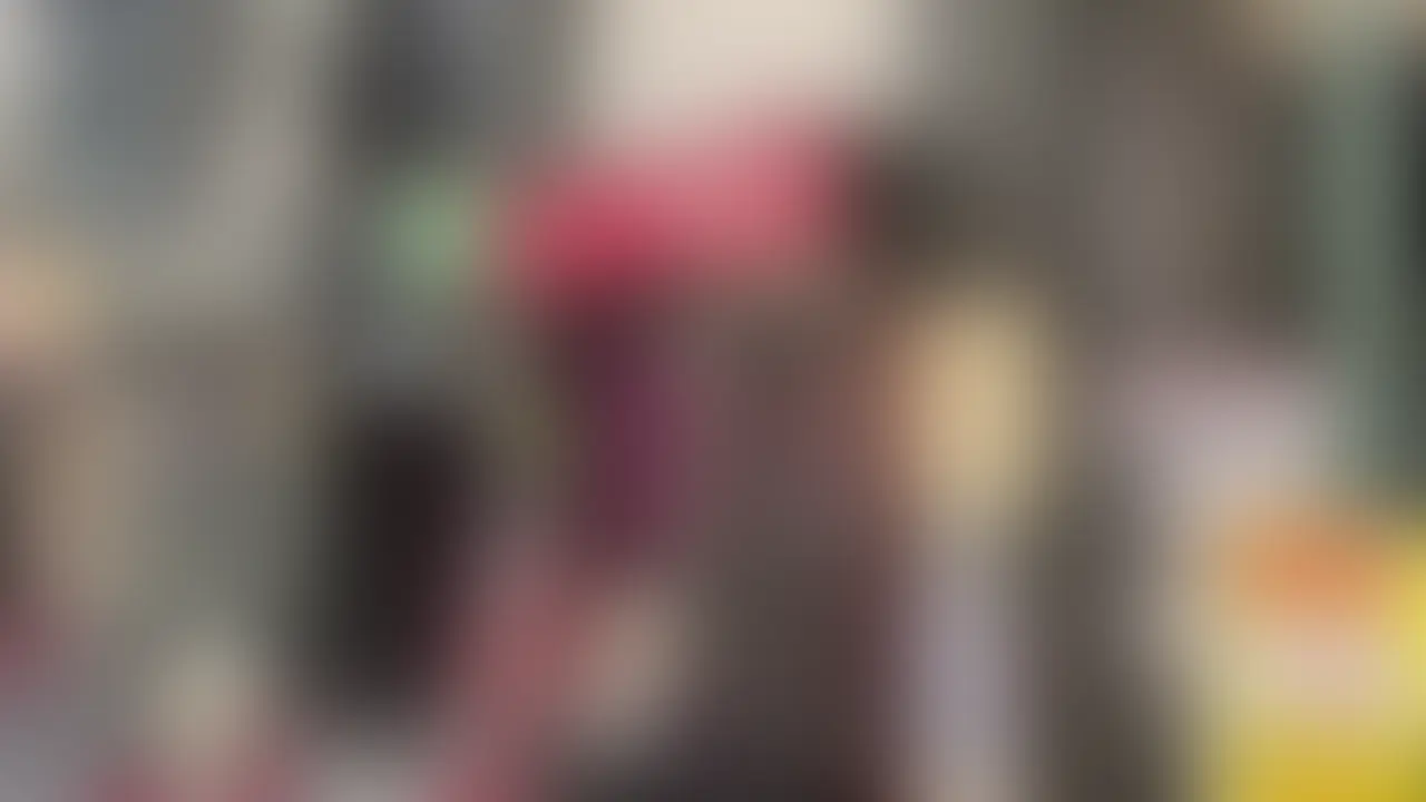 小動物みたいな可愛い保育士と、、、❤️
以前から『玲さんのセフレになりたい❤︎』と言ってたので、撮影日からセフレに!!
2~3ヶ月に1回は会おうってことになりました。笑
今回は手コキ動画撮ってみたかったので協力してもらって、そのお返しにしっかりバックから突きまくって中出ししちゃった。笑
(ダメって言ったけど!!) (2/2)
