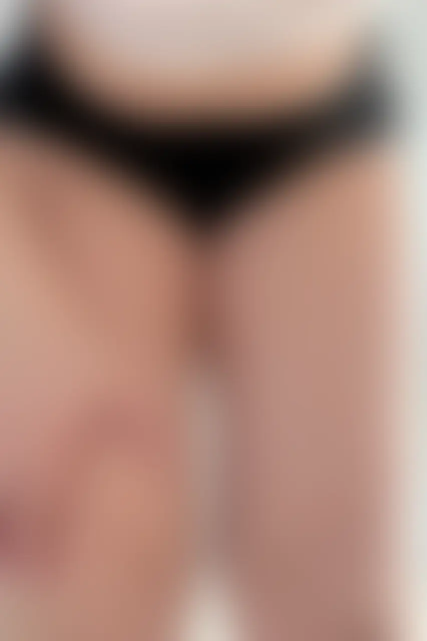 汗だく自宅トレーニングウェア自撮り_動画①
今回はトレーニングウェアの自撮り動画です🥰
足のストレッチをしてみました🍑
お尻がズボンに入りきらなくて、伸ばすたびにパツパツむちむちになってます☺️💕
ももちののボディライン、じっくりご覧ください🍑 (2/2)