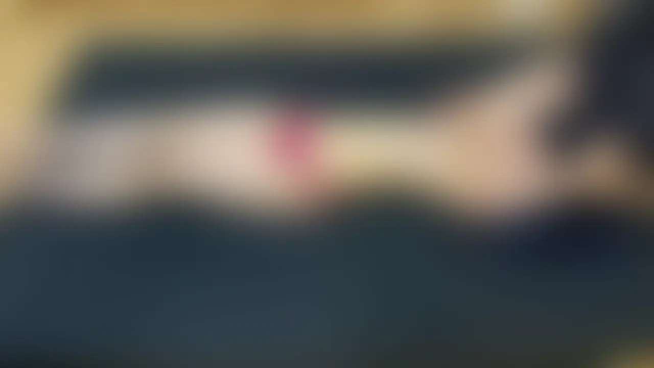【173cmの美脚美女・七藤優亜、拘束されて大暴れ!】
すらりと伸びた手足、バランスの整った圧倒的スタイル。
モデルのような見た目を持つ七藤優亜が、今回挑戦するのは
くすぐり専用の腰掛け拘束スタイル。
上半身をホールドされ、手足も自由がきかない状態で、
じわじわと迫るくすぐりの指先…。
最初は余裕そうだった彼女も、
数秒後には脚をバタつかせながら、大爆笑で完全崩壊!
「こんなの…反則でしょ(笑)」
くすぐったさと恥ずかしさに混じった、
リアルな反応がカメラに収められています。
👀 見どころ
・173cmの高身長美女が体格ごと拘束されるレアシチュエーション
・長い脚がバタつくたびに見える、素のリアクション
・スタイル抜群の彼女が笑い崩れていくギャップが強烈
・抵抗できない状態でくすぐられる、“無力で素直な表情”
スタイルもルックスも完璧な彼女が、
くすぐりでしか引き出せない“崩れた姿”を見せる一作。
ぜひ、そのギャップと素の反応をお楽しみください。
再生時間
20:35 (2/2)