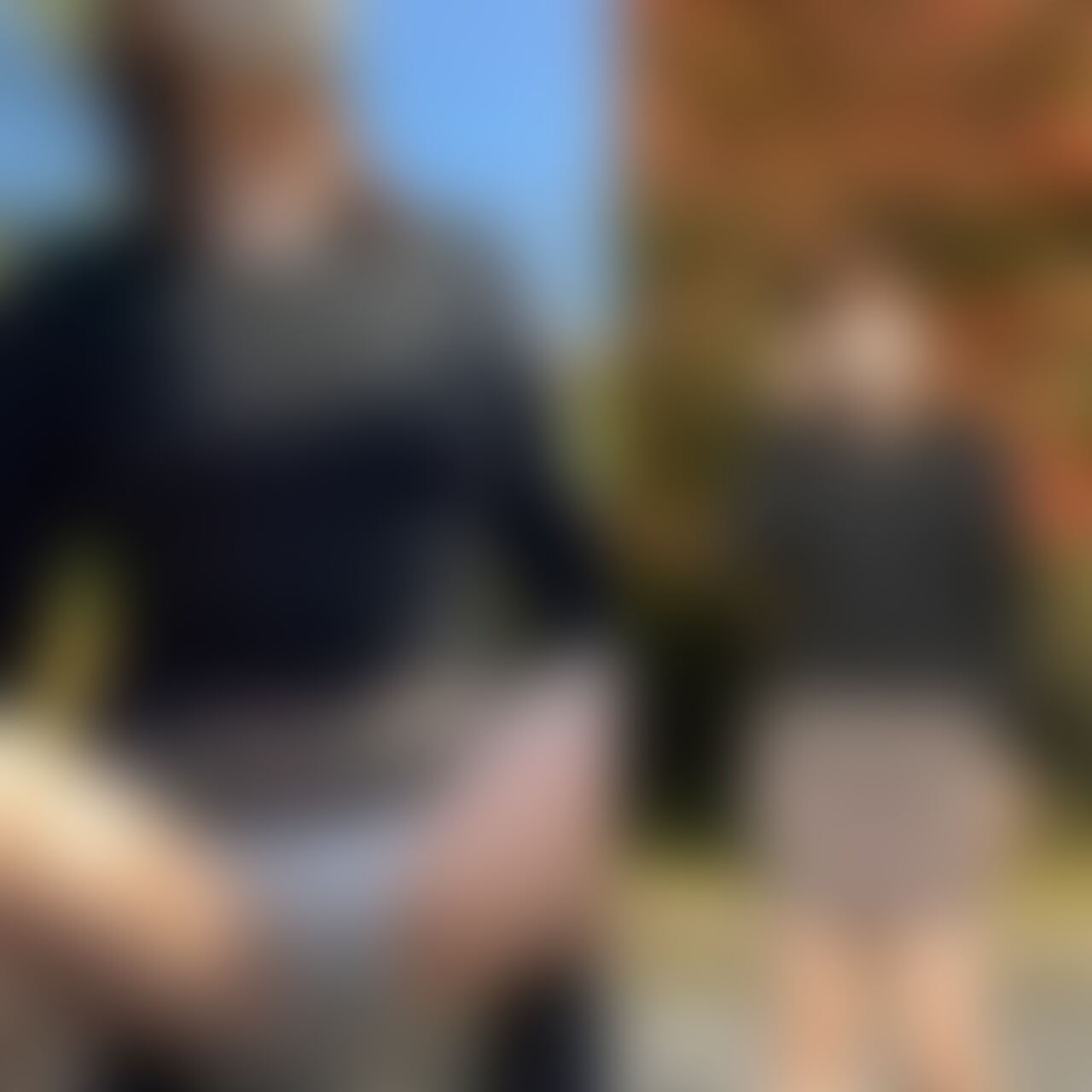 紅葉🍁ノーブラ奥さんは
観光客の視線を独り占め❤️ (2/2)