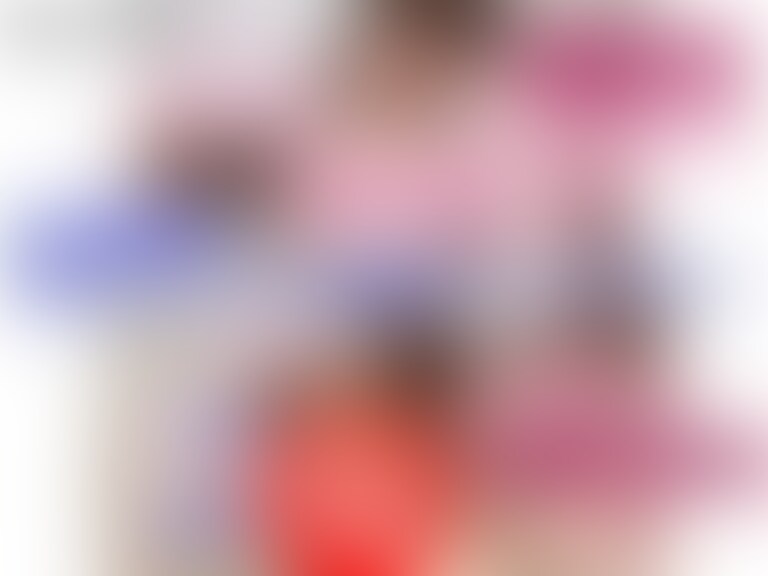 かれんちゃん(23)レズ初体験♡ 手マンでガチイキ!! 乳首・オマ〇コの感度チェックしてみた［779作品目］

前回のあと…、身体チェックからやってみたら、スタイル抜群で言う事なしの美貌でビックリ😳

性感帯が「乳首」と言う事でエッチな感度チェックもしてみました♡
女性に愛撫されたりするのは初めてとの事☺
今回は、かれんちゃんの乳首初公開!!

乳首を触りながらDキス～手マンでガチイキも///
喘ぎ声を漏らしながら感じてるシーンにも注目です☝

時間は、20分56秒です。 (2/2)
