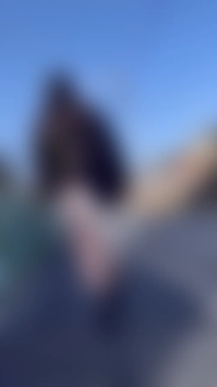 21歳 Gカップ美女 初ナカイキ
「人いるからできないです、、、」
終始露出が恥ずかしくて躊躇してた彼女。
露出はやめてエッチしようと家に帰って
少しイチャイチャして
スカートめくったらTバックにシミが。
よくよく聞いたら
「人に見られるかもしれないドキドキはあった」
と言いながらも
このぐっしょり濡れたオアシスに対しての説明はつかない状況に
「本当は興奮しちゃっていました」と認めたところからもう理性が吹き飛びました。
・露出での興奮
・乳首焦らし
・耳舐め
・激しい手マン
彼女の性癖ドストライクな行為を続けていたら
挿入してわずか数分で
人生初のナカイキ、、、
「こんなの初めて」
「彼氏じゃここまでできない」
そう言って満足してくれたようでよかったです。
女の子って本当にわかんないですね。 (2/2)