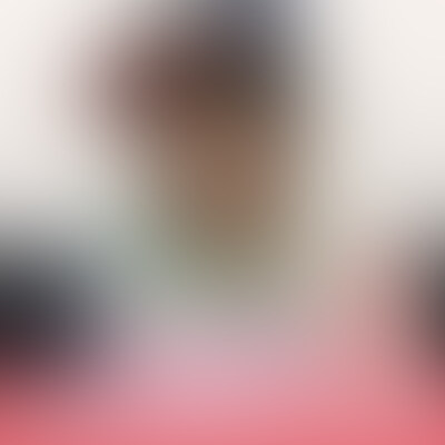 むちむちの太ももが眩しすぎる高顔面偏差値のアイドル系童顔美女の濃厚フェラ。

初めてフェラしたのは中○生という童顔美女のフェラチオを撮らせてもらいました。
肉棒を彼女の前に差し出すと、かなりの緊張と照れを見せてくれます。
ハニカミながらイチモツを手に取り、生唾をのみ込んだ後、ペロり‥
固くなったチ●コにスイッチが入ったのか、ちゅぴちゅぴ、ジュボ‥ジュボ‥と濃密な舐り方を見せてくれます。
激しくなっていくピストン、荒くなる吐息。
アレだけ緊張していた様子だったのに、スイッチが入った女の子はとてもエロいということが分かります。
可愛さも折り紙付きだと思いますので是非ご覧下さい。 (2/2)