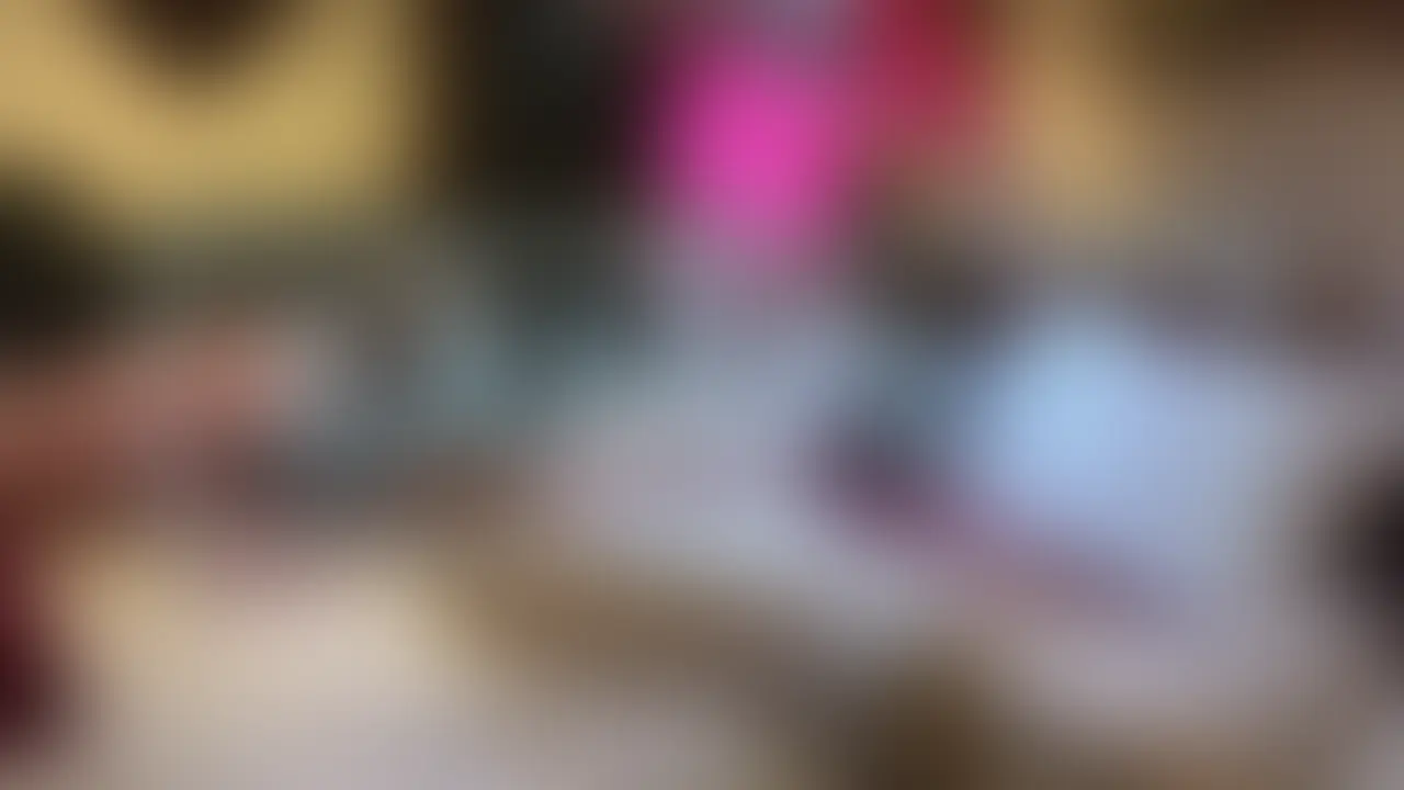 お気に入りのセフレを友達に寝取らせてみたらやっぱり自分も我慢できなくなって混ざってしまって結局3Pになったww
※本編女の子顔出し、客観視点 (2/2)