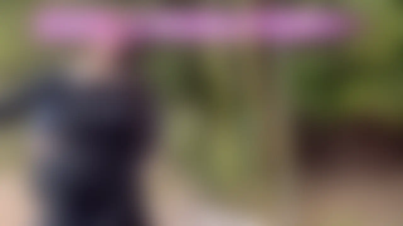 【公園の竹林で野外露出SEX】
公園散歩して竹林を発見。竹林に隠れてそのまま野外SEX
バレたらヤバぃスリルあるSEXが大好き
これはフル動画単品発売です。高評価してシコシコしてね❤️ (2/2)