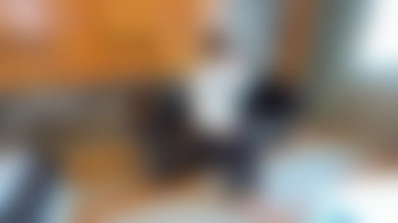 妊娠8ヶ月になった彩菜さん28歳。
相変わらず性欲が爆増しているみたいで、3回目のご依頼。
お腹もだいぶ大きくなり、
乳首も倍の大きさで感度も前回よりも敏感。
今日も旦那様には内緒でリフレッシュ。
オイルマッサージを少ししただけで敏感に反応してギャン鳴。
今回は、逆さフェラで精子ごっくんまでさせてみました。 (2/2)