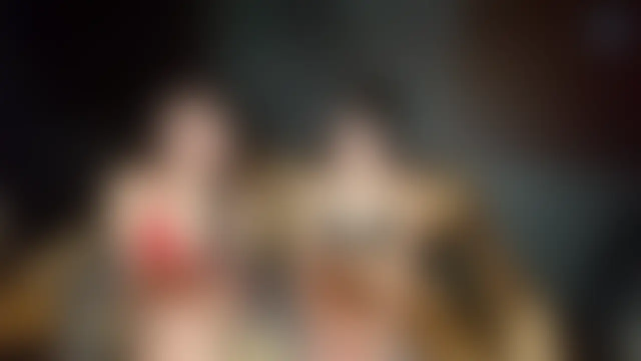 【4K版・前編】美女2人と夢の3P 別アングルを公開!
かおみせでも人気のあるガチでエロい3P動画、固定カメラの2アングル撮影バージョンです。
るかりん(巨乳美人)とさらちゃん(ハーフ美人)の痴女プレイと変態くんの乱交を撮らさせてもらいました!
本編では全裸でおまんこくぱぁ、水着で談笑、変態くんと3人でベロチュー、バキュームフェラ、Wフェラ、ソファ騎乗位、最後はどっちでフィニッシュを決めるか、中出し、マン屁で大盛り上がりの乱れ祭りをご覧ください!
一部映像の品質が低い場面もありますが、ばっちりエロさは伝わると思います。
ぜひお楽しみください!
【4K】メインカメラバージョンはこちらから👇
【前編】https://myfans.jp/posts/5da9b552-ce98-4454-9d79-7eaf01719c79
【後編】https://myfans.jp/posts/54204645-a547-40a6-8b66-2d13620091dd
※【4K版】は見放題プラン加入者のみの動画となります。 (2/2)