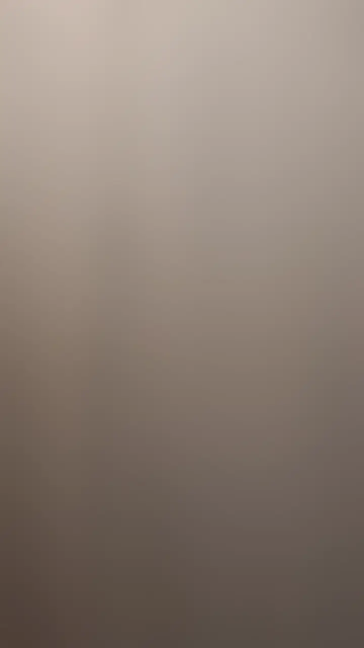 更衣室に乱入すると泣きそうな顔をしながらうずくまってしまっているではありませんか。
先ほど私にイカされちゃったのがよほど苦痛だったのでしょうか?
私が入ってきたことに気づくとさらに泣きそうになって逃げようとしますが、更衣室なので逃げ場なんてありません。
うずくまっている彼女の眼前にビンビンに勃起したちんぽを差し出し、頭を掴んで口の中に押し込んじゃいました。
「やだやだやだ…なんでそんなことするんですか…」と恨めしそうにこちらを睨んでいましたが、お構いなしに喉の奥まで勃起ちんぽを擦り付けちゃいます。
苦しそうに呻きながら目に涙を浮かべる表情に大興奮してしまいそのままお口の中で大量発射してしまいました。
苦悶の表情で精子を吐き出してから、しばらく着替えることもできずに絶望していてかわいそうでした。 (2/2)