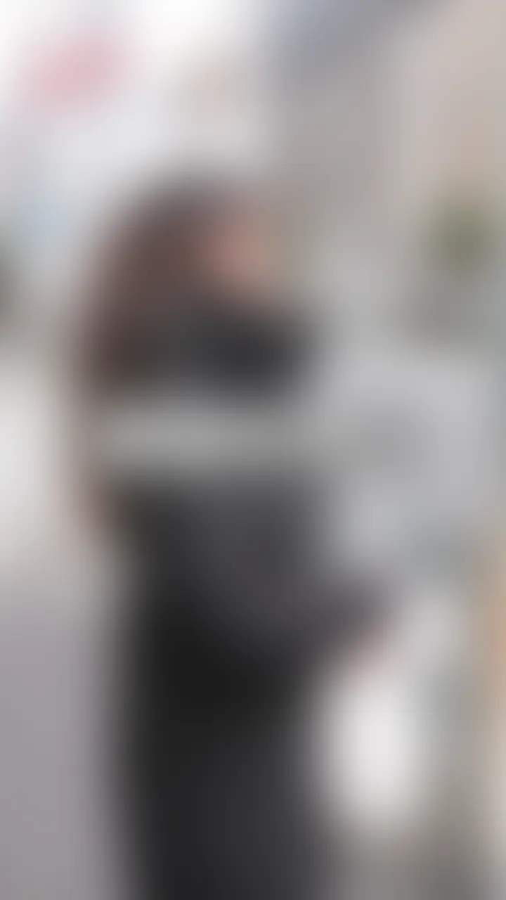 【無断中出し❤️‍🔥Jカップの爆乳ハーフJDを捕まえた件】
 路地裏No.05「さき20歳」
 
 本編はスタンダートプラン加入または単品購入でご視聴いただけます🔥
 
 新宿を歩いていたハーフモデル顔の爆乳JDをインタビューと称して捕まえてきました！

やっぱり異国の血が混じるとエロにオープンな子に育つんでしょうか笑
いつものエロインタビューもとんとん拍子に進んでいき

自慢の爆乳でパイズリしてもらいましたw
そのまま擦るだけと言って生挿入＆生中出し❤️‍🔥
 
 
 ⚠️動画及び写真の無断転載は著作権侵害となり、10年以下の懲役又は1000万円以下の罰金が課せられます。発見次第、法的措置を取らせていただきます。 (2/2)