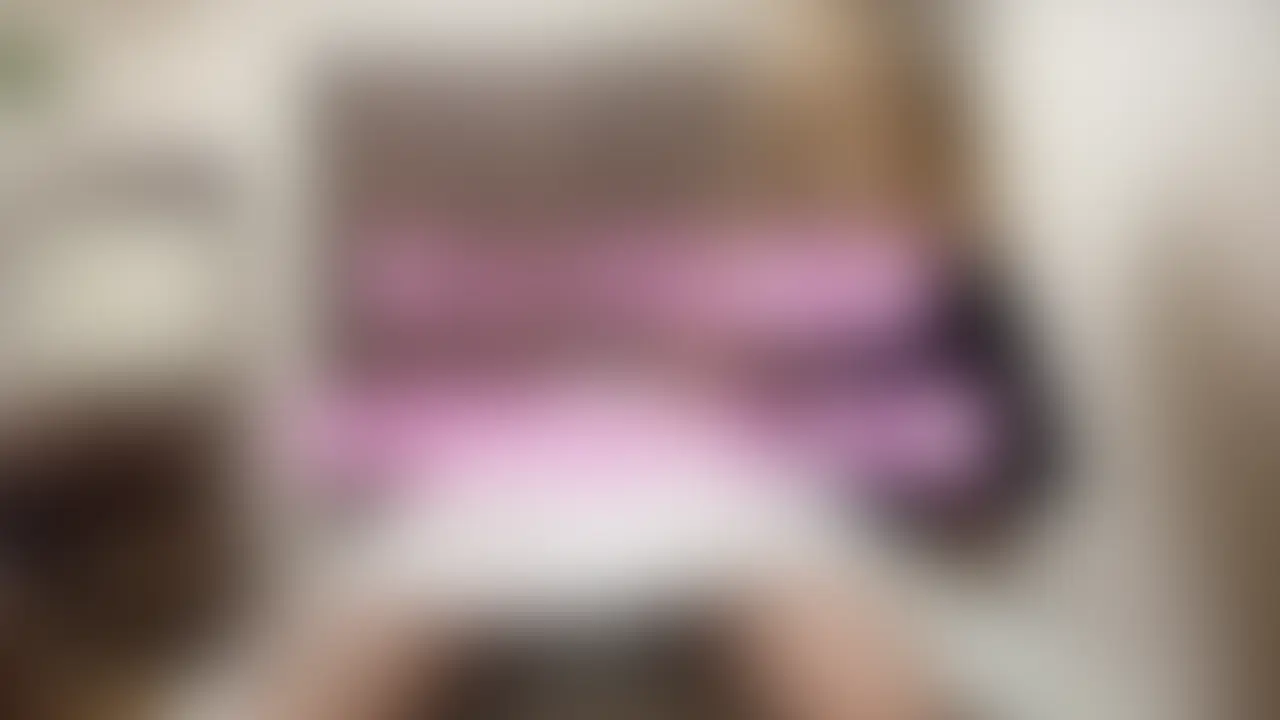 巨乳巨尻のメンエス嬢がVIP顧客に中出しサービス、本番OKなメンエスが知りたい？

特別なVIP顧客だけに許された中出しサービス…しかも本番OKな裏メンエスって実在するの？と思わせるような衝撃のシーンを収録。


むちむちボディで濃厚なマッサージをしながら、最後は禁断のサービスまで…。
こんな秘密のやり取りを覗けるのはここだけ！

「こんな子が本当にいるのか…？」とドキドキしながら楽しんでください。

250827 (2/2)