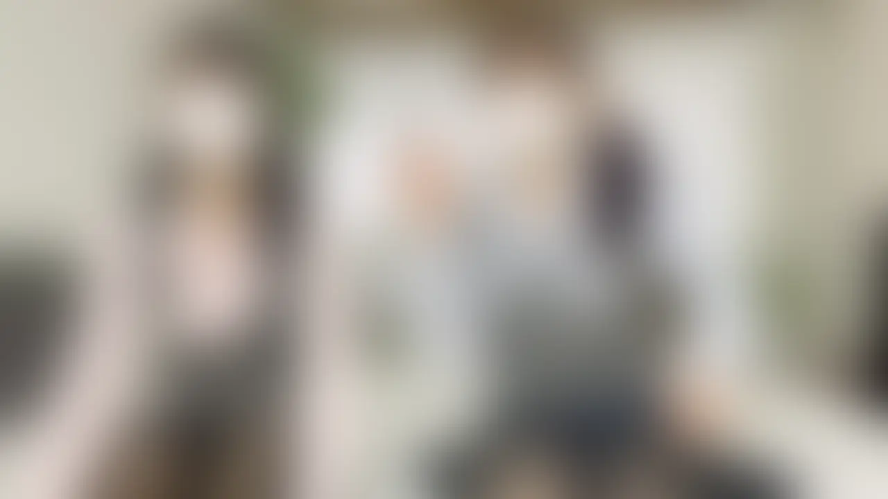 【今だけ限定価格】
全16種! 20歳みれいちゃんと魅惑な黒パンストの誘惑♡ どっちがエロい？［1181作品目］


※特にパンストフェチさんは必見!!

実はみれいちゃん、黒パンストでは初めて♡
『黒パンストの誘惑』をやってみました🤭
（20～30デニール位の薄さです♥）

全16種のエッチなポーズでパンストを見せつけながら誘惑🙈💓

どっちの『パンストの誘惑』がエロいかな？///
見比べてみてね😘

時間は、16分59秒です。 (2/2)