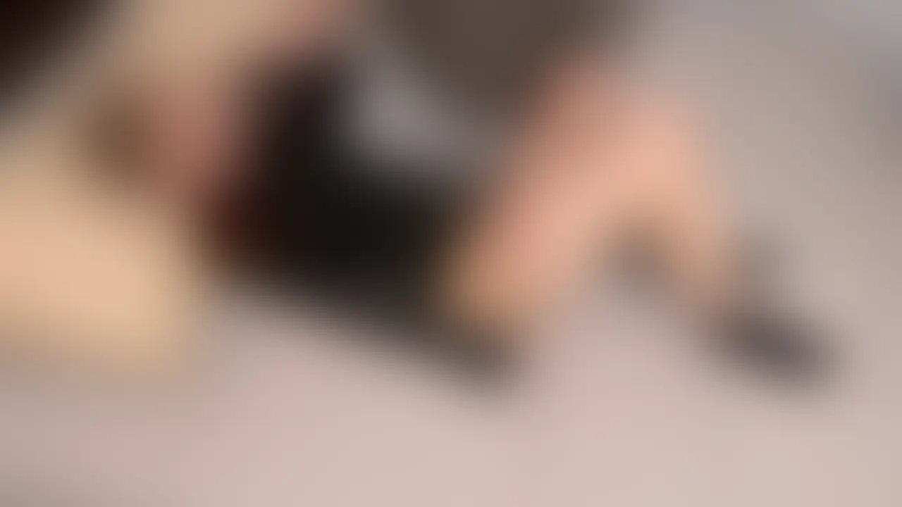 全身と足をくすぐる、くすぐりメインの動画です。最後はくすぐりながら正常位セックスしてます。ひまりがくすぐったくて本気で嫌がってるところに興奮しました。 (2/2)