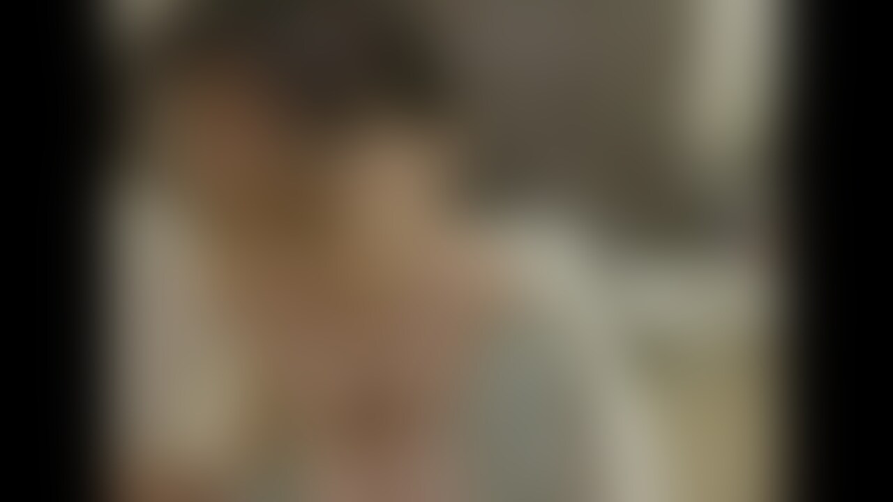 23歳の保育士、ひなこちゃんのフェラ動画です。
一緒にお風呂に入ってる時に舐めてもらって・・・
あまりに気持ちいいから、お風呂から出ても舐めてもらいました (2/2)