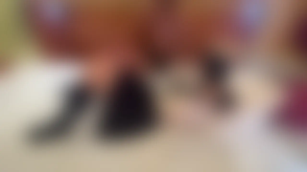 ハイソックスの制服美女 りなちゃん
気持ちよすぎてとろけるガチハメ3
とにかく親しみやすく、自然と二人の距離を縮めてくれる性格は明るくて人懐っこく気配り屋さんなりなちゃん。
しかも、おっぱいもめちゃくちゃ綺麗...嗚呼、もうダメ。(最高)
まずクリを弄ってから、ウーマナイザーをクリに当てます。
声が少し大きくなり、指をおま●こに入れて中から蜜が出てるのを確認。
「ああっ、ああ~んっ」
クリにウーマナイザーを当ててヨガりながら、...ビクンっ!
カラダをくねらせて感じながら、腰を反らしながら昇天するりなちゃん。
あー、可愛い。
ワレメがヌルヌルのヌチョヌチョ。そのまま、彼女を仰向けに寝かせて、密着度を高めて腰を振る。
ドビュビュビュビュー!!!
最後は、彼女の中でたっぷり発射。 (2/2)