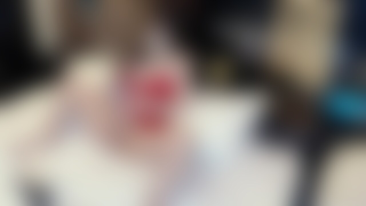 キャバ嬢の涎ダラダラおなにー(横から) (2/2)