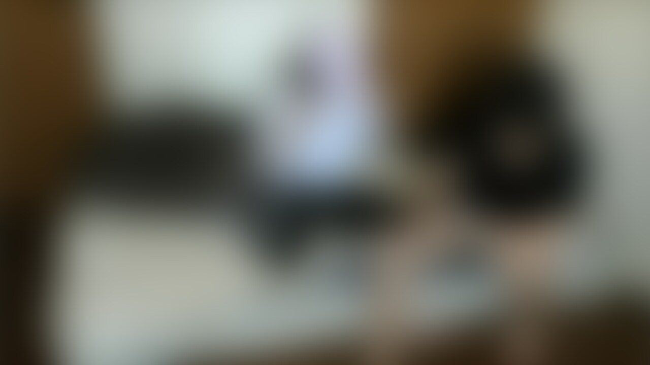 【ファン限定フル動画】🎁
大◯生彼女とお互いラーメン屋のバイト休みの日にドンキ行って適当にブラブラ買い物してドライブした後に彼氏の部屋でお昼からいちゃいちゃしてそのままお互いムラムラしてきて…。 (2/2)