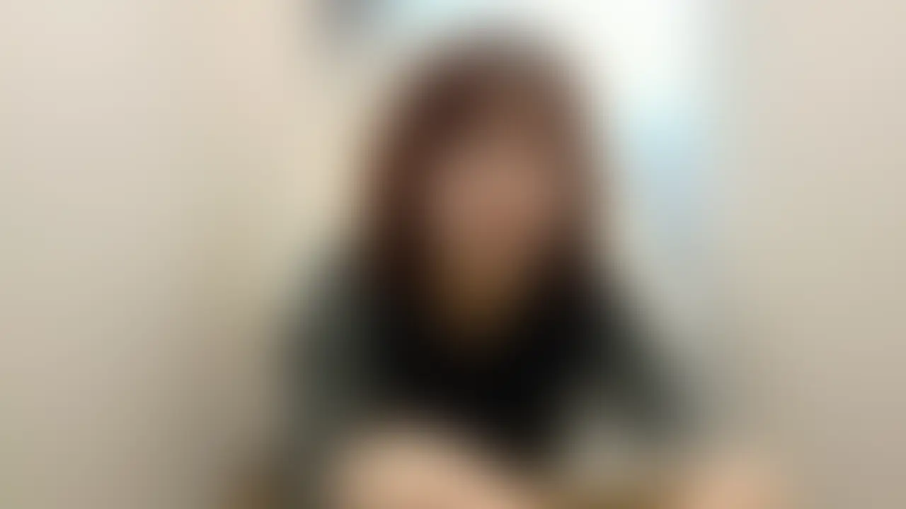 結衣です!
在宅勤務中の昼休みに、つい一人でしちゃいました、、
黒いおもちゃにもだいぶ慣れてきて、かなり感じちゃってます🥺
今回は音もあるのでじっくり楽しんでくださいね🌟
※今回からぼかし→モザイクに変えてみました (2/2)