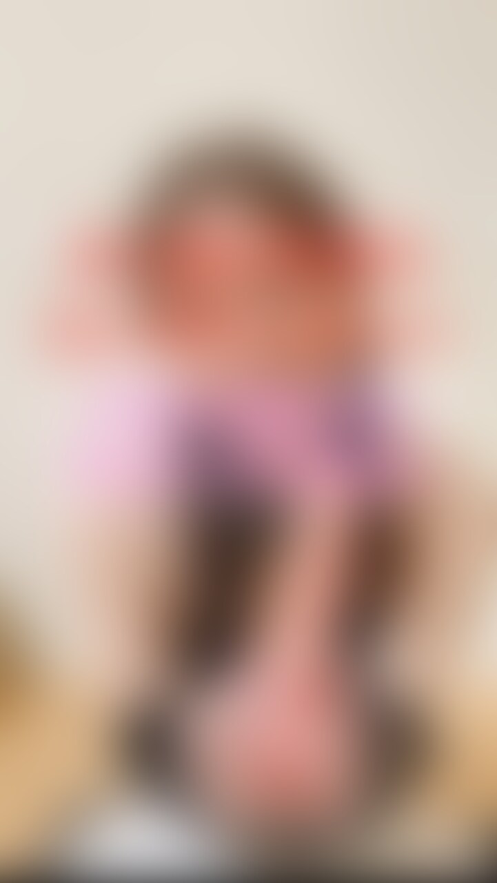 おっぱい丸見えロングバージョンです🤭
🩷を押してから見てね💕
さゆりの初めてのちょっぴりエッチな動画です🤭
ディルドで手コキ風、パイズリ風
とても恥ずかしいけど皆さんに喜んでもらえるように頑張りました!
コメントいただけると嬉しいです🥰 (2/2)