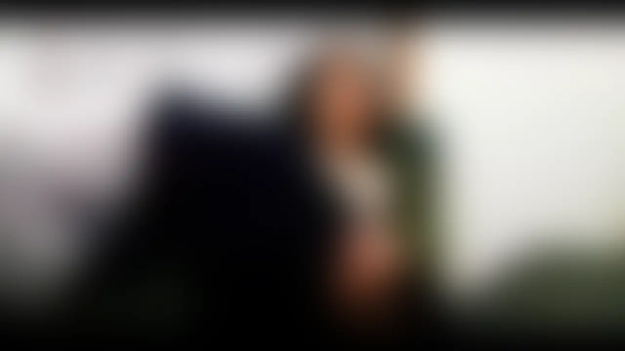 【TENGAオナニーに再挑戦】 もっと応援プラン専用
過去動画でもTENGAエッグでのオナニーをアップしておりますが、今回も再挑戦ということで形状の違うタイプを試してみることにしました。
ちなみにローションは使用せず、妻の愛液だけで十分なくらいヌレヌレでした。
さすがTENGA。
男でもあんなに気持ちいいのに、女性でも気持ちいいとは…
なんて万能オナニーアイテムなんだ!
さっそくTENGAEGGオナニーがスタート。
「ショリ、ショリ」と秘穴とクリを擦る音が「ジョリジョリ」と湿気を帯びた音に変わっていく。
感じすぎて吹かないように遠慮がちに擦る妻のオナニーに痺れを切らして、私も別のTENGAで参戦。
「出ちゃう…出ちゃうって…」っと訴える妻を無視して、TENGAのヒダに悶える。
ちなみに、備え付けのローションは使ってません。
使わなくても十分潤ってました^^
妻は元々手マンすると、大量に愛液を撒き散らかすくらいの濡れ方をするので、次はひたすら愛液をまき散らすだけの動画とか撮影してみようかな。
どこにでもいるような人妻が、こんな大胆な姿を晒す!
パンストフェチ、コスプレ好き、人妻好きな方推奨。
内容
本編:24分00秒
・黒タイツノーパン直履き姿の撮影
・M字開脚でのTENGAオナニー
・旦那も加わりTENGAで愛撫
・バイブにTENGAを被せ激しいピストン
・悶絶イキ (2/2)