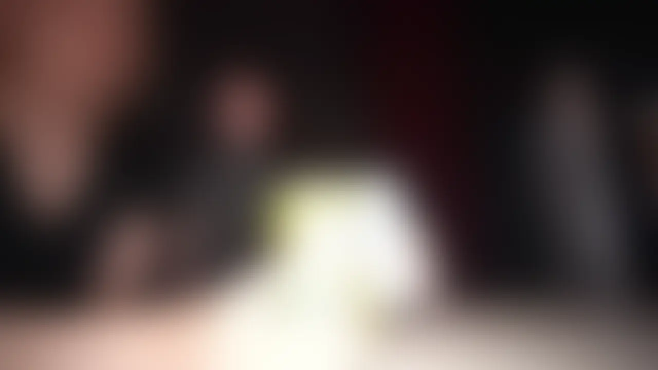 【童貞くんSEX】お顔におしっこ＆潮吹き9連発🐳 飲めたら生で入れていいよ💝【No.184】

6年ぶりなんだって？
じゃあ…みほがセカンド童貞奪ってあげよっか♡

6年前に1回だけエッチしたことあるっていうM男くん。
あまりに可愛くてイジめたくなっちゃった🥰

「おしっこ飲めたらエッチさせてあげる」って言ったら、美味しそうに飲んでくれて可愛い♡
みほが最高のセックスを教えてあげるね。

今度はおしっこじゃなくて、
みほ潮をお顔にぶっかけちゃうから。
…もう入れちゃおっかな♡

﻿お腹の上にも、みほの潮をぶちまけちゃいました🐳

潮吹き9回以上💦
責められ好きさんは絶対ヌケちゃいます💝

無料サンプルも長めでエッチなので見てってください🤲

※本編は完全顔出しです
※定価：¥2,980 (2/2)