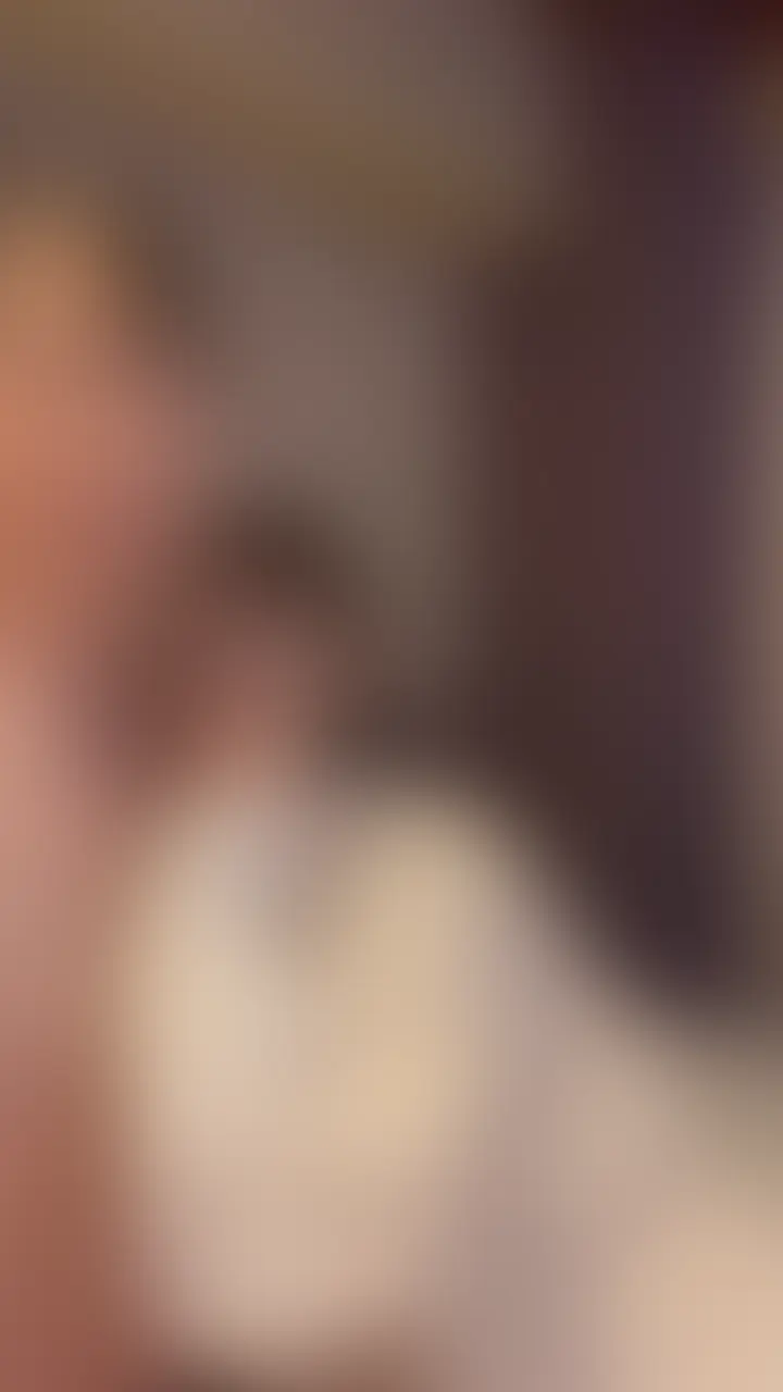 【白シャツ他人妻と密会】
ランチデートからのホテルへ
白シャツって妙にエロいですよね?
もちろん着せたままイチャイチャSEX
他人妻に生肉棒で突きまくるのは最高に気持ちいいです (2/2)