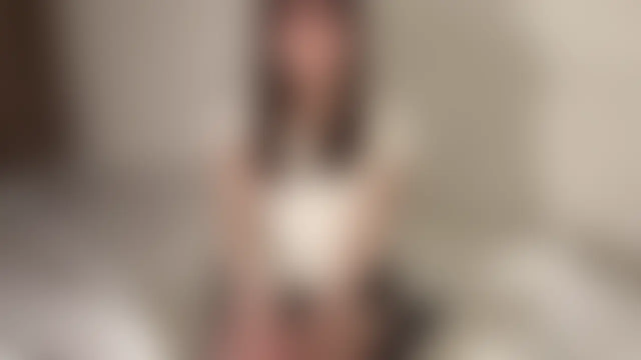 🍼Ｃ乳のアイドル顔女王様(25分)
※本編は顔ボカシなし

●カップ数…Cカップ
●柔らかさ…柔らかい
●乳首の色…薄茶色、陥没乳首
●乳輪の大きさ…普通

アイドル顔の女王様は陥没乳首。
元NMBの山〇彩に似ている美女。

スレンダーに美乳、汗かいてて可愛い。

柔らかい唇でキス、やらしいフェラ。
おっぱいしゃぶって、顔面騎乗位でイク。 (2/2)