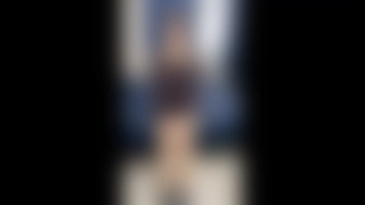 【個撮】色白小柄ちっぱい美女　電マを当てられると絶叫しながら感じまくってそのままビクイキ、スイッチ入ってちんぽが欲しくなり激エロ濃厚ジュポフェラ　

＝＝＝＝＝＝＝＝＝＝＝＝＝＝＝＝＝＝＝＝＝＝＝＝＝＝＝＝＝＝＝＝
※ハメ無し、オナニーイキとフェラまで。


小柄な身体にロングの黒髪が特徴的な美女を見つけたのでナンパ。

気さくな感じでノリも良く、これはいけそうと思いヤリ部屋に誘うと、

思った通りホイホイ着いてきました。




ロングブーツを履かせたら、

いつものように下から舐め回すように撮影。

小柄だけどスタイルが良いので、なかなか映えますね。

タイト目なワンピースを着ているので、パンチラ撮り放題です。

困惑している様子でしたが、足開かせてピースさせたらかなりエロかったです。




ワンピースをまくらせて、ブラチェックします。

白のブラで可愛らしい感じのやつでしたが、すぐに剥ぎ取ります。

結構抵抗してきましたが、お構いなしです。

胸はかなりのちっぱいで、小柄なこともあり好きな男は多そうですね。

恥ずかしそうに腋見せポーズをする美女は、エロくて最高です。




VIOをチェックすると、下の毛はしっかり残ってます。

下着からはみ出た毛を弄って遊び、

ギリギリまで下着を食い込ませて、恥ずかしがる様子を見て楽しみました。




電マを取り出すと、困惑しながらも嬉しそうにしています。

相当な電マ好きだったようで、当て出したら叫ぶように喘ぎ出します。

自分で持たせて手を自由にしたら、

上からグリグリと電マを押し当てます。

さらに激しく喘ぎ出し、強烈な快感に耐えられず、身体をくねらせて感じてます。

そのまますぐにイクイク叫びながら、あっさり外イキ。

問い詰めると、恥ずかしそうにしながら、

「いっちゃいました…♥」




そこから完全にエロスイッチの入った美女は、

ちんぽが欲しいと懇願してきます。

仕方がないのでしゃぶらせてあげると、

よほど我慢していたようで、舌で激しくレロ舐めして、貪るようにジュポフェラ。

エロすぎて最高でした。


そしてそのまま…


#変態
#パイパン
#スレンダー
#着衣
#美乳
#美尻
#お尻
#個人撮影
#素人
#おっぱい
#電マ
#オナニー
#主観
#P活
#かわいい
#可愛い
#美人
#美少女
#高画質
#下着
#オリジナル (2/2)