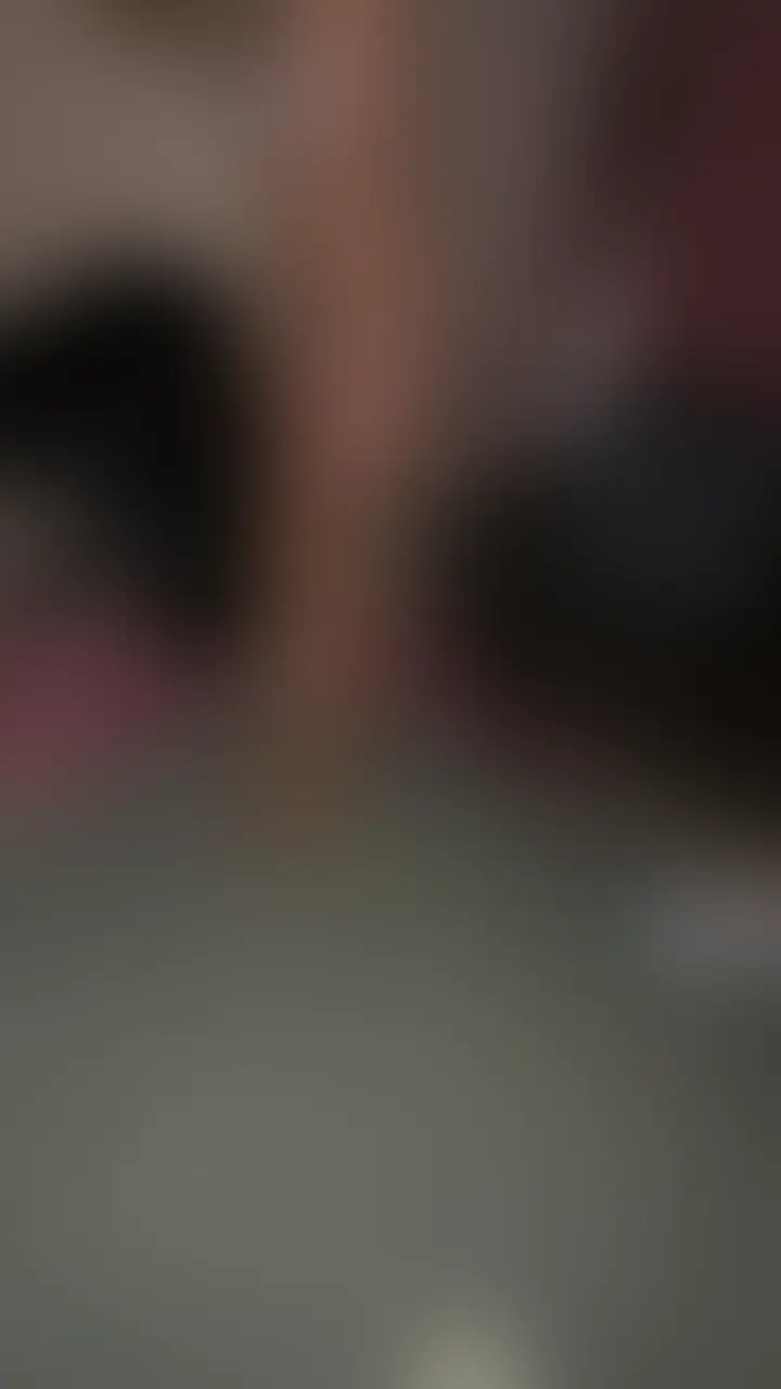 【るい25歳】ドスケベフェラ動画2
(※この動画は街角にいる女子のフェラを撮影したものです。
カラミはありません。)
今日は金髪ギャルキターー
あきらかにお金に困ってそうなアパレル系w
こういう女子が意外とすぐ脱ぐんだよね。
男二人のチ●ポを即フェラしてもらいました。
知らない男のモノを二人分もすぐ舐めるってスゴイよねw (2/2)