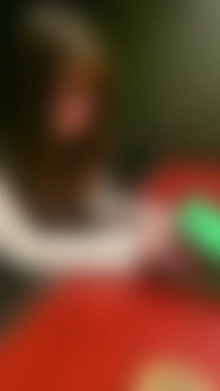 遠隔ローター④ よく行くBARで店員さんがいる前でイタズラローターされて恥ずかしい興奮が高まりイってしまいました💦 ぐちょぐちょの愛液も見られてしまいました😢 (2/2)