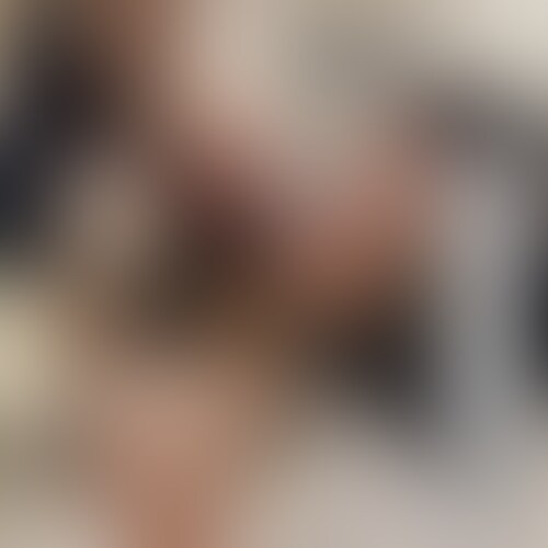 【本編】キラキラした歌舞伎町キャバ嬢に同伴前に情けなく逝かされる
歌舞伎町の人気キャバ嬢うに様(@kbs_uni)に今回も同伴を前提にイジメてもらいました。
キラキラした夜の世界で働くキャバ嬢でありながらドSでM男いじめ趣味。
「ぜんぜんお店これてないよね?」
忙しくてお店に行けてなくて、うに様が少し怒ってました…
「忙しいだかなんだか知らないけど、お仕置きしないとだよね」
「ケツ出して!」
お尻を出すように言われます。
パンツを脱いで、うに様にお尻を出すと
パンッパンッパンッ
容赦なくお尻を手で叩かれます。
お尻は真っ赤に…
「シャンパン入れたら許してあげるよ」
お尻叩かれながらお店でのシャンパンを確約させられます…
身分証明書を出してと言われ
マイナンバーを差し出すとお尻を叩かれながら撮影されます…
地べたに座らされて電気あんま。
「もう勃ってきたの?」
こんな綺麗なキャバ嬢にチンポ弄ばれてると思うと興奮してしまいます…
うに様に嘲笑われながら勃起するチンポ。
後ろから乳首をコリコリいじられ、もうフル勃起…
うに様の綺麗な手でおち○ちんシコシコされたい…
そんな期待を胸にお願いするも、即拒否されます…
「足で踏むだけならいいよ」
足でチンポ踏み潰してきます…
M男の僕には、このお高くとまった感じに興奮してしまいます…
足の裏でチンポをグリグリされて、こんなんで興奮してしまうなんて…
「逝きたいなら自分で勝手にすれば?」
うに様の目の前でオナニーです…
こんな恥ずかしめを受けるなんて…
うに様は手を汚すことなく、射精を促してきます。
うに様にシコシコガン見され、乳首をコリコリされながら情けなく射精です…
その後、同伴でシャンパンもきっちり入れさせられて、精子もお財布も空っぽに…
▼うに様在籍キャバクラ
新宿歌舞伎町 WMWM(ウェーブ)阿修羅 結
https://www.caba2.net/tokyo/shinjuku/kabukicho/WMWM/yuika
▼うに様動画シリーズ
① https://mfco.link/gEaNMdEt
② https://mfco.link/TbYYxODq
③ https://mfco.link/DQgQCWeu
④ https://mfco.link/JdjJwNTA
⑤ https://mfco.link/NnihPAaS (2/2)