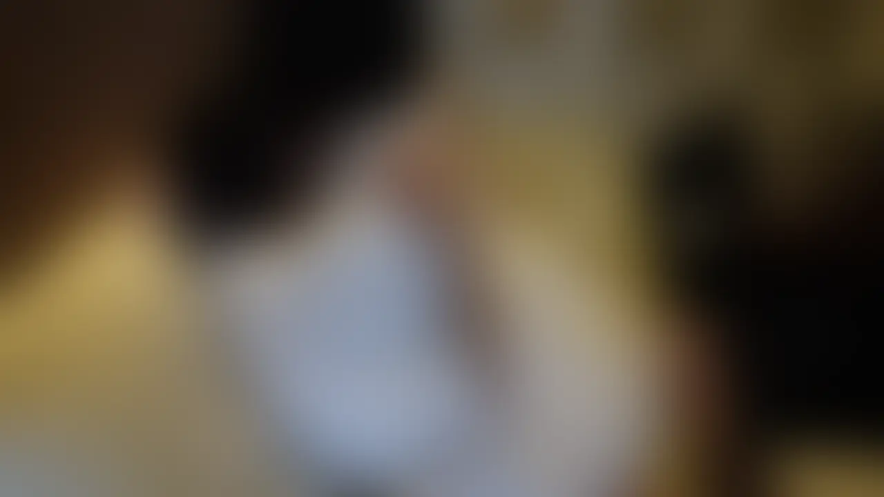 ラブホで帰る前に時間なくなってエッチはできなかったけどお口で抜いてあげるしーちゃんかわいい💕 (2/2)