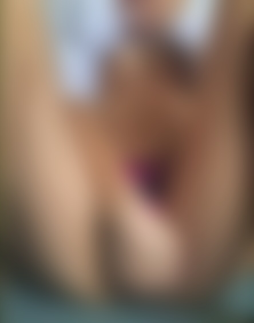 目の前で従業員の女の子も
ヤッちゃってんの😍💦
何回もイッちゃった🙈💓 (2/2)