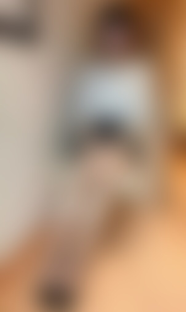【個撮】○○○現液生。エロい美脚の美術系女子 丁寧にフェラ抜き。からの→着替え中に無断で後ろから生ハメ♡
==============
以前からの知り合いの子です。
pj(パパ活女子)を、経済力にモノを言わせて個人撮影(個撮)していきます。
フェラ抜きしてもらう約束で会いました。
パンツを自分で見せつけさせながら、
丁寧に「本日は撮影よろしくお願い致します。」
とお辞儀させるのは、最高にエロくて快感です(笑)
そのまま、若い舌で丁寧におち〇ぽを舐ってもらい、
最後はちょっと強引にねじ込んで射精しました。
とろとろの若い口ま〇こは、やはり最高ですね。
おまけシーンでは、
おつかれさまでした~、なんてシャワー浴びようとしてる矢先に、
いつもの突撃して、お尻チェックと言いつつ、生ハメしました。
「え、聞いてないですよ~」と言いつつ、
ちょっと気持ち良くなっちゃってるっぽいです。
ちょびっと、生膣のなかに精子漏れちゃったのは、内緒です。
この子も人気だったら、また撮ってきます。
「いいね」をたくさんもらえると投稿頻度を増やす励みになります。頑張ります。
=============== (2/2)