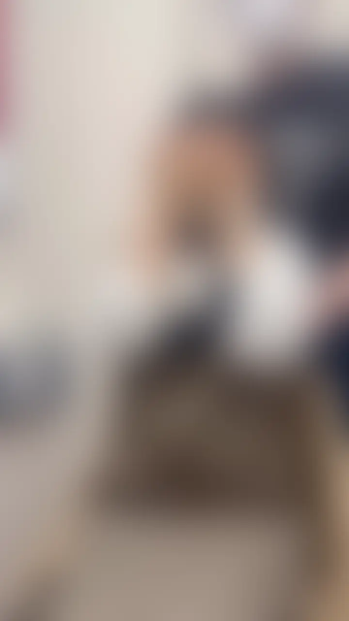 パンチラあり！OL美女全身超絶激弱くすぐり！10分16秒
 

前回好評につきリクエストいただき2回目の撮影でした！(前作: パンチラあり！OL美女24cm超絶激弱足裏くすぐりで大暴れ！5分51秒)
足裏は2分50秒撮影してます！
終始どこをくすぐっても激弱でしたが、特に足裏と脇が弱くかなり暴れていました！
 ツイッターでご要望やリクエスト承っております！ ID:FDksgr6 (2/2)