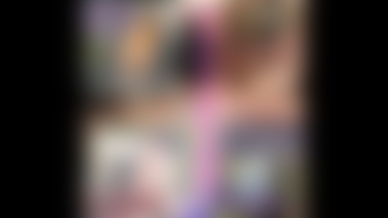 20分40秒 2023年2月分長編動画02
まずは定番の路上露出から🎵
車通りの多い道路で露出❤️
そこから少し移動してチラチラしたりオナニーしたり😍最後は放尿で👍
次は○○○局で露出
今回はトップスは短めパーカーの前開けっ放し、ボトムスはオープンクロッチのストッキングのみで透け透け&マ○コ丸見え🤣
おまけのピンクローター付きでお買い物🎵
意外な展開もあったりめちゃ面白い露出でした
次は単独さんと青○○○❤️❤️❤️
色んな体位でハメハメハー
最後は先日のHappyプラン交流会の様子です
最後中出しシーンもありますよ😆
内容充実の20分!是非お楽しみ下さい💛 (2/2)