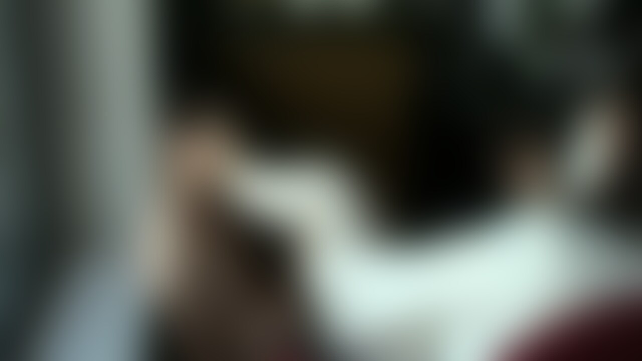今回はあの有名芸能人に似た美人女子大生様にいじめられた時の動画です。

M男をいじめてみたいと連絡があり、後日横浜のホテルで○○○していただきました。

最初にお会いしたときは本当にこの人なのかと疑うくらい綺麗な感じで驚きました。

ホテルに入ると普段履いているブーツで体中を踏まれ、履きっぱなしのパンストを嗅がされました。

すごく蒸れた匂いがして興奮しましたが、罵倒されてさらに興奮は高まります。

以前からM男に興味があったらしく、実際にやりたくてうずうずしてたそうです。

格闘技も習っているらしく、体格がよいです。

また、島国で育ったらしく、英語が得意という帰国子女。

たまに島に帰りたくなるそうです。

将来は国連職員として難民を助けたいという夢があるそうで、現在もさまざまなことを勉強しているようでした。

日本に来た時は温泉がすごく気に入り、何度も入りに行っているそうです。

足でいじめられた後は顔の上に座られ、息ができなくなるまでどいてくれないというドSぶり。

最後はブーツを嗅がされながら、○○○足でイかされました。

※無断転載禁止



※モザイク処理を施しています (2/2)