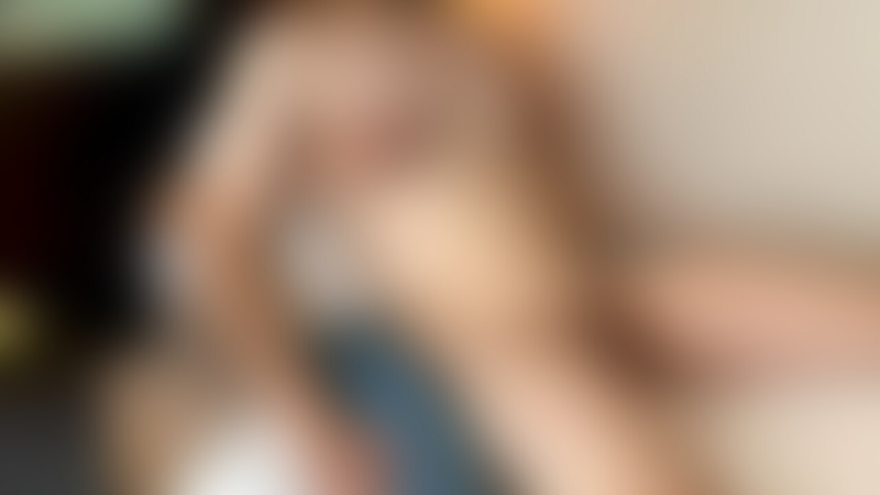 ＊フル動画＊ 後ろからおしゃべり手コキ

後ろから抱きしめてあげながら、おちんぽシコシコしてあげてたらもっとおちんぽ立っちゃってた！

お○○○さんがタイプみたいでいい子いい子したくなっちゃったなぁ〜 (2/2)