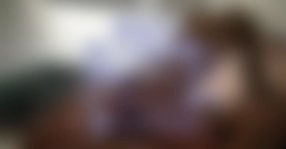 朝起きて勃起していて妊婦の妻が隣に寝ていたら前戯なしでチンポにローション塗って即ハメ生中だししますよね? (2/2)