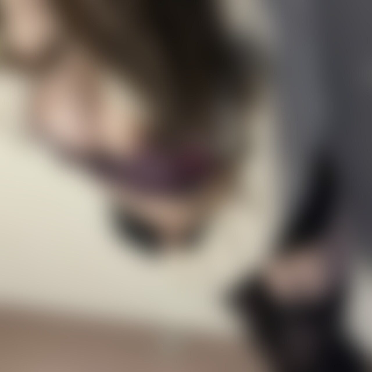 Hカップ美巨乳OL👩💻ベッドまで我慢できずに玄関で生ハメ着衣SEX💕
1日えっちな下着つけて仕事中もずっとムラムラしてたからお互いシャワーも浴びずに盛り上がっちゃった🥰
汗の匂いでめっちゃ興奮した🤤💦
私とこんな性活したい人はいいねで教えてね♡ (2/2)