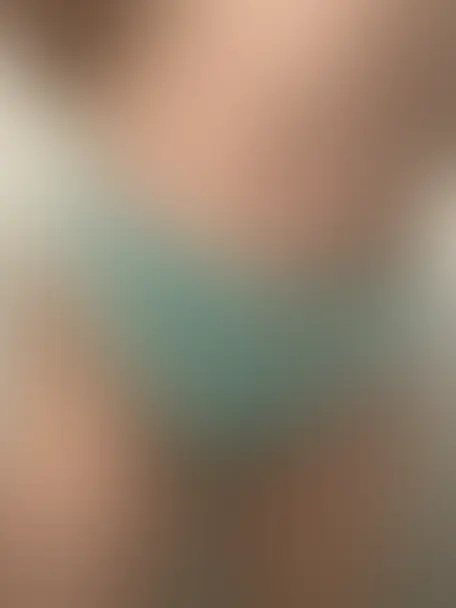 ぽぽぽ🌼(🥰女子大生の下着姿🥰)「ぽぽぽの今日のパンツです🥰🥰 薄いグリーンの脱ぎたてパンツ😅😅 クロッチ汚れはプラン加入で見れますよ🥰」の投稿サムネイル