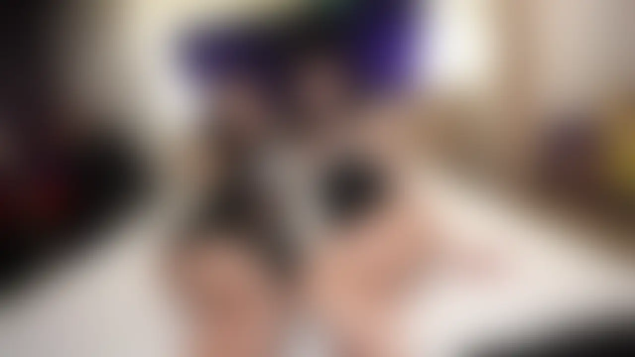 【‼️フルバージョン公開‼️W聖水、3連結生SEX‼️世界を舞台に活躍する痴女・美波あいり様、19cmデカマラ美女ニューハーフ・せりにゃん様と初3Pコラボ‼️】
⚠なんと、、前回別々に出した動画が各所で大好評だったため、あいりさんせりにゃんの承諾のもと、フル版を配信できることになりました🐳💦
　美波あいり様 →  @airi.sa
　せりにゃん様 →  @SeriNyan_T

過去最大級のハード＆カオスなプレイになっております🐳💦
みなさま、ちんちんを咥えたこと、ありますか. . . ？
ただでさえ初めてのイラマなのに、せりにゃん様のサイズが19cmとめっちゃ大きいんです. . . 

人生初のイラマチオで喉奥を貫かれ、唾液とも違う液体が堪えきれず溢れ出します. . .
そして容赦のない腹パン、男の潮吹き、お二人からのW聖水. . . とどんどんハードになるプレイ. . . 
そしてその状況を支配しているのは美波あいり様、髪をつかみ、容赦なくイラマさせます. . . 

そしてあいりさんのおっぱいを吸わせていただき休憩タイム？と思いきや. . .
とうとうせりにゃんの19cmデカマラでアナルSEXさせられます. . .
普段潮吹きさん太郎の動画でアナル挿入ってほとんどないのですが、人間ておもしろいもので、19cm意外と入りましたw
ただおしりの奥を突かれ、もう完全にメス堕ち. . . 
これがリアル逆レ●●. . .？
しかもあいりさん、ぼくがせりにゃんにフェラしてる最中、手コキ前立腺責めをしてくるという、まさに痴女. . . 
そしてあいりさんに生挿入させていただくことになり、幸せ. . .と思いきや背後からせりにゃんにアナルファックされ3連結. . . 

終始カオスすぎる展開です、コラボならではのいつもとは違う空気感の動画になっています！
そしてめっちゃ身体を張りました！！
ぜひこの機会にご覧ください！！ (2/2)